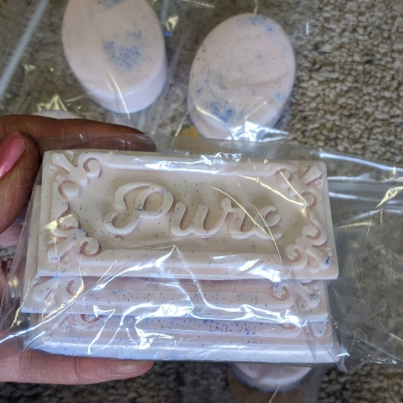 Seven beautiful bars glitter cocoa butter soap - Picture 6 of 8